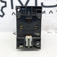 Load image into Gallery viewer, (Lot 5) Siemens 3TB40 9A Contactor Relay 3-Pole 600V 120VCoil 0AK6 2NC/2NC 6