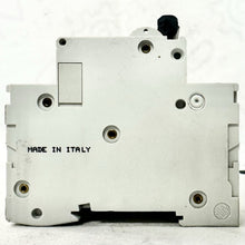 Load image into Gallery viewer, Merlin Gerin 25833 Multi 9 C60N C25 Circuit Breaker 25A 415V DIN Rail MG258334
