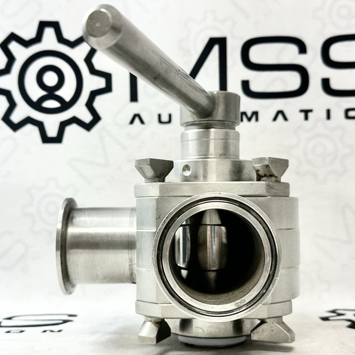 G&H Manual 3-Way Clamp-End Valve; SKU 703001-15C; original stock photo 4. Catalog identification remains under review.